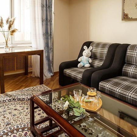 Apartament Золотой Квадрат 60 Кв2 Ałma Ata Zewnętrze zdjęcie