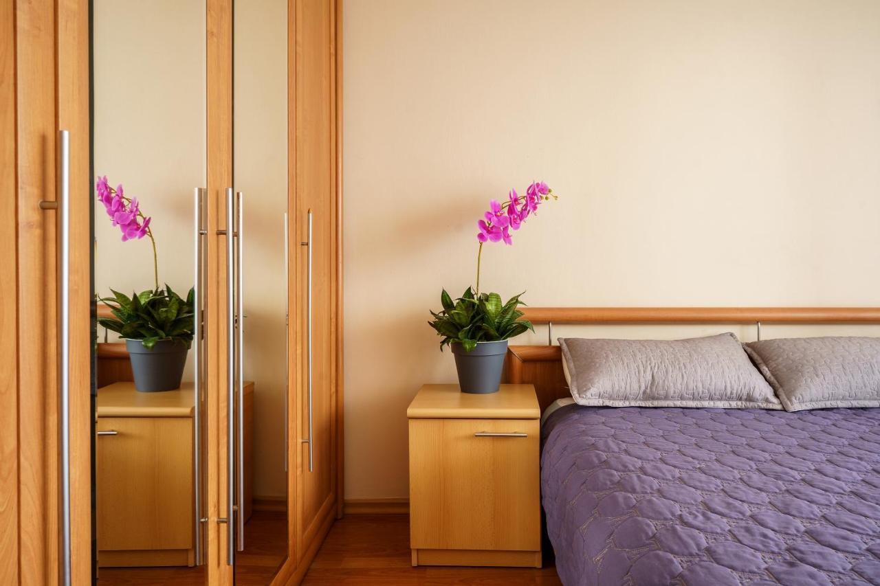 Apartament Золотой Квадрат 60 Кв2 Ałma Ata Zewnętrze zdjęcie