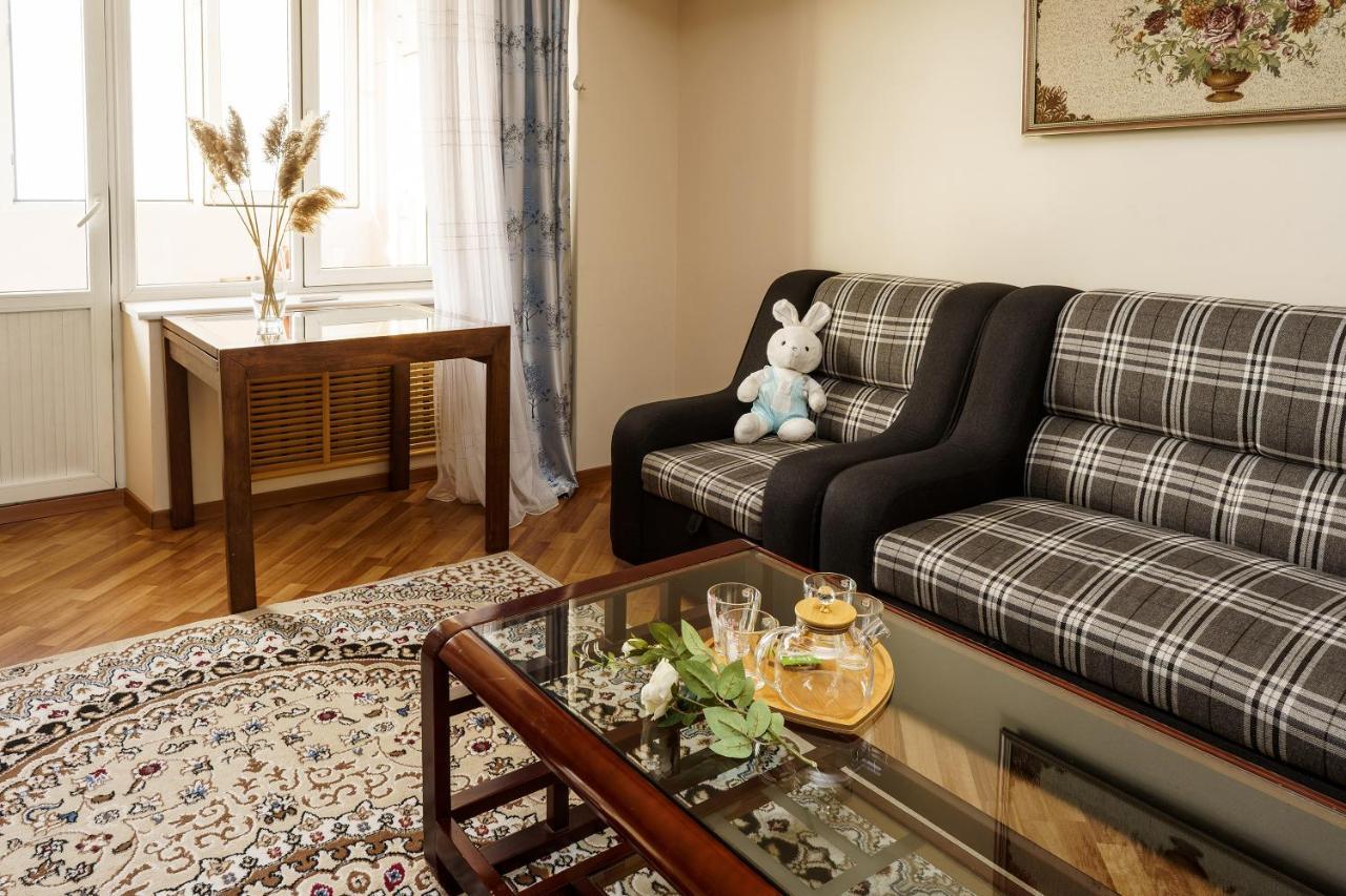 Apartament Золотой Квадрат 60 Кв2 Ałma Ata Zewnętrze zdjęcie