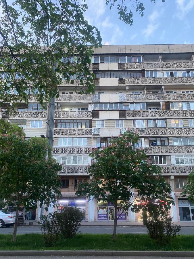 Apartament Золотой Квадрат 60 Кв2 Ałma Ata Zewnętrze zdjęcie