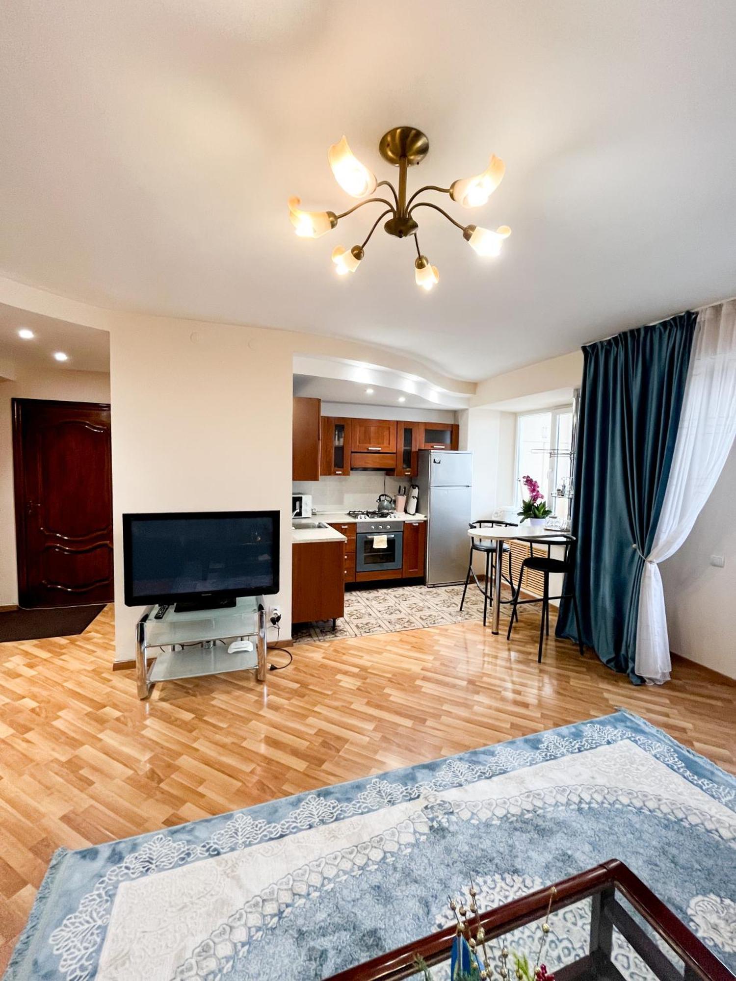Apartament Золотой Квадрат 60 Кв2 Ałma Ata Zewnętrze zdjęcie
